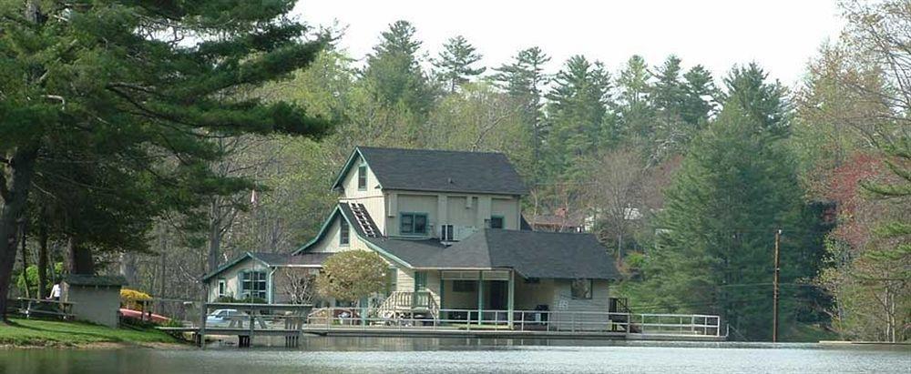 Mill House Lodge Flat Rock Exterior photo